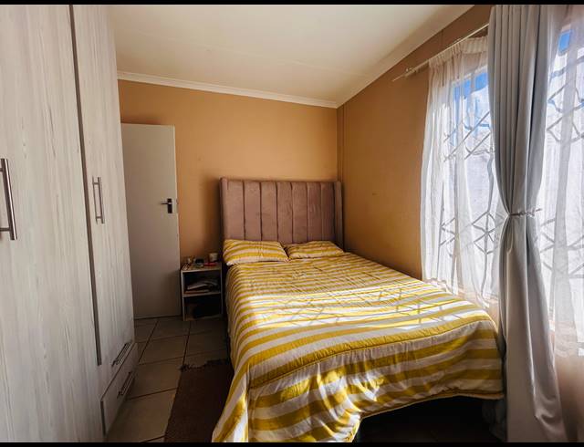2 BEDROOM HOUSE FOR SALE IN SAVANNA CITY